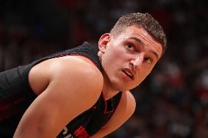 队记：阿德巴约回归训练 约维奇罗齐尔希罗不会随队出征奥兰多