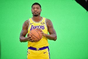 斯玛特：季前赛将打25分钟左右 没必要在热身阶段就耗尽所有油